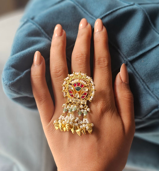 Heritage finger ring