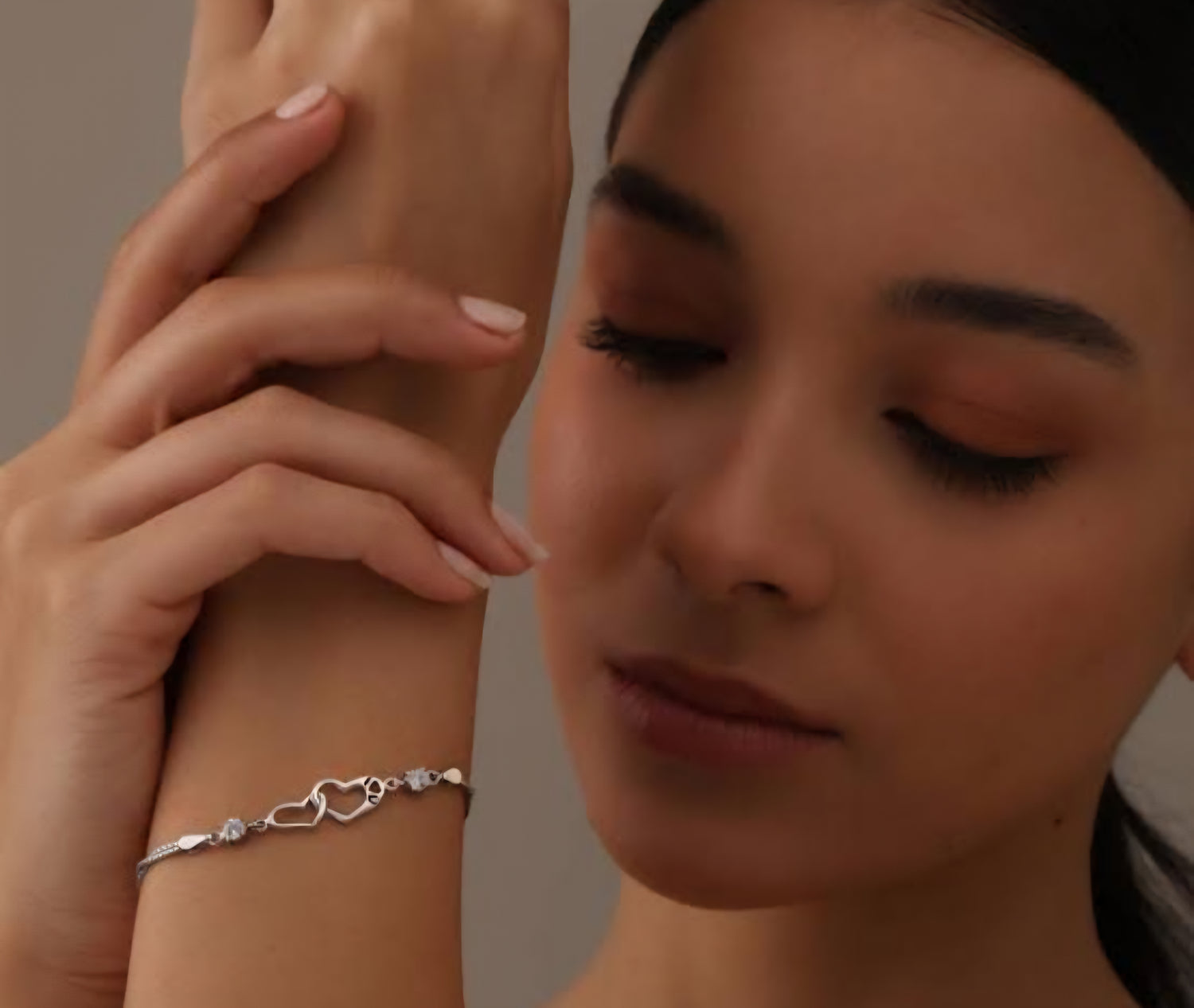 Delicate bracelet loose