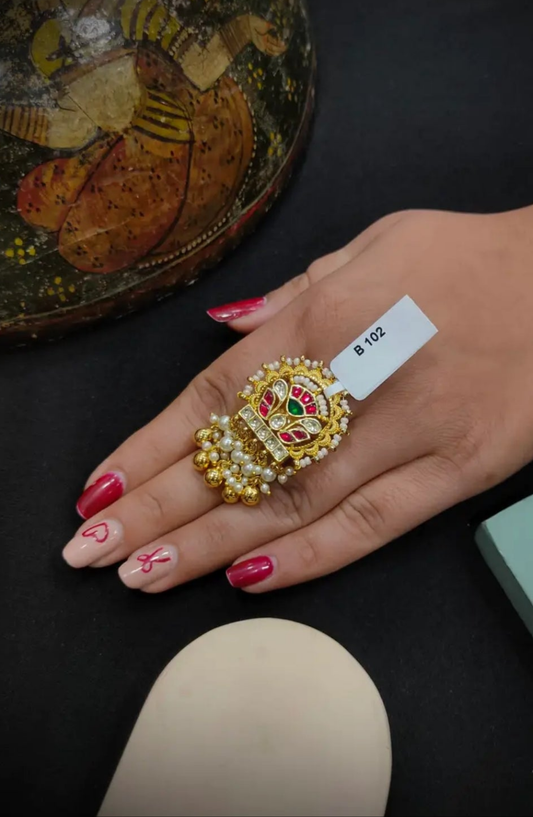Heritage finger ring