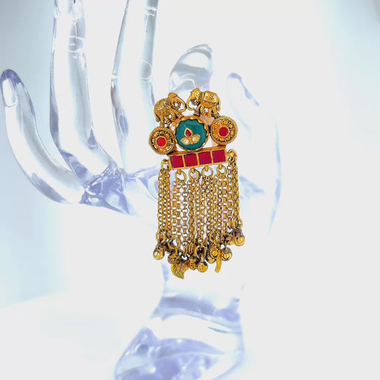 Lariat fingerring