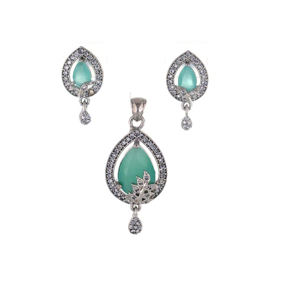 Daimond pendent set