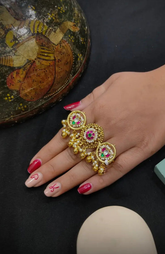 Heritage finger ring