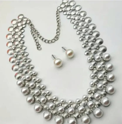 Pearl necklace