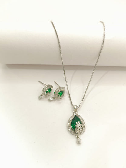 Daimond pendent set