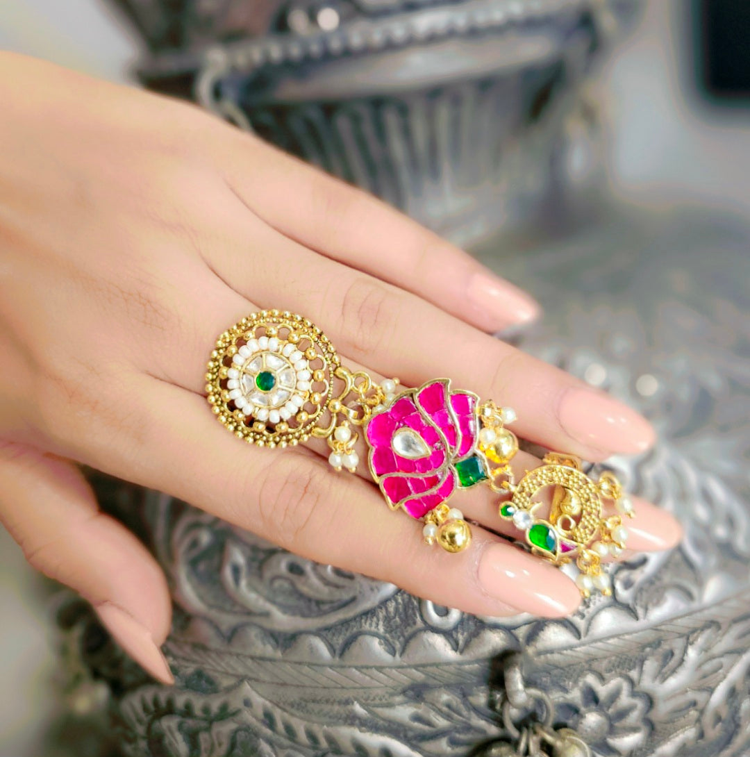 Heritage finger ring