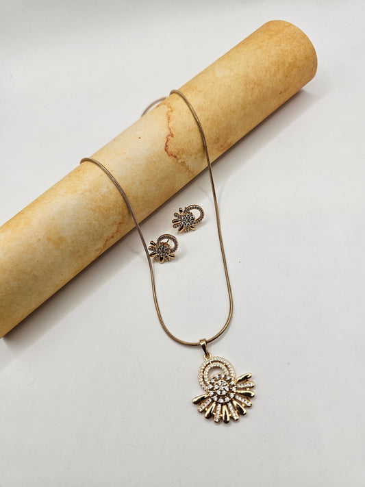 Daily use pendant set