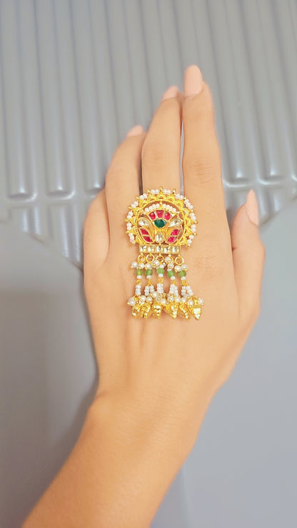 Heritage finger ring